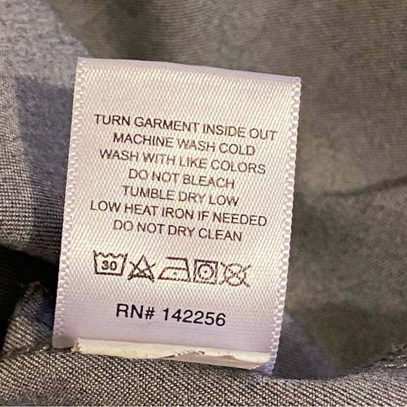 Figs Scrub Top Shirt Womens XS Technical Collection Gray Pockets Logo Medical - Picture 9 of 11